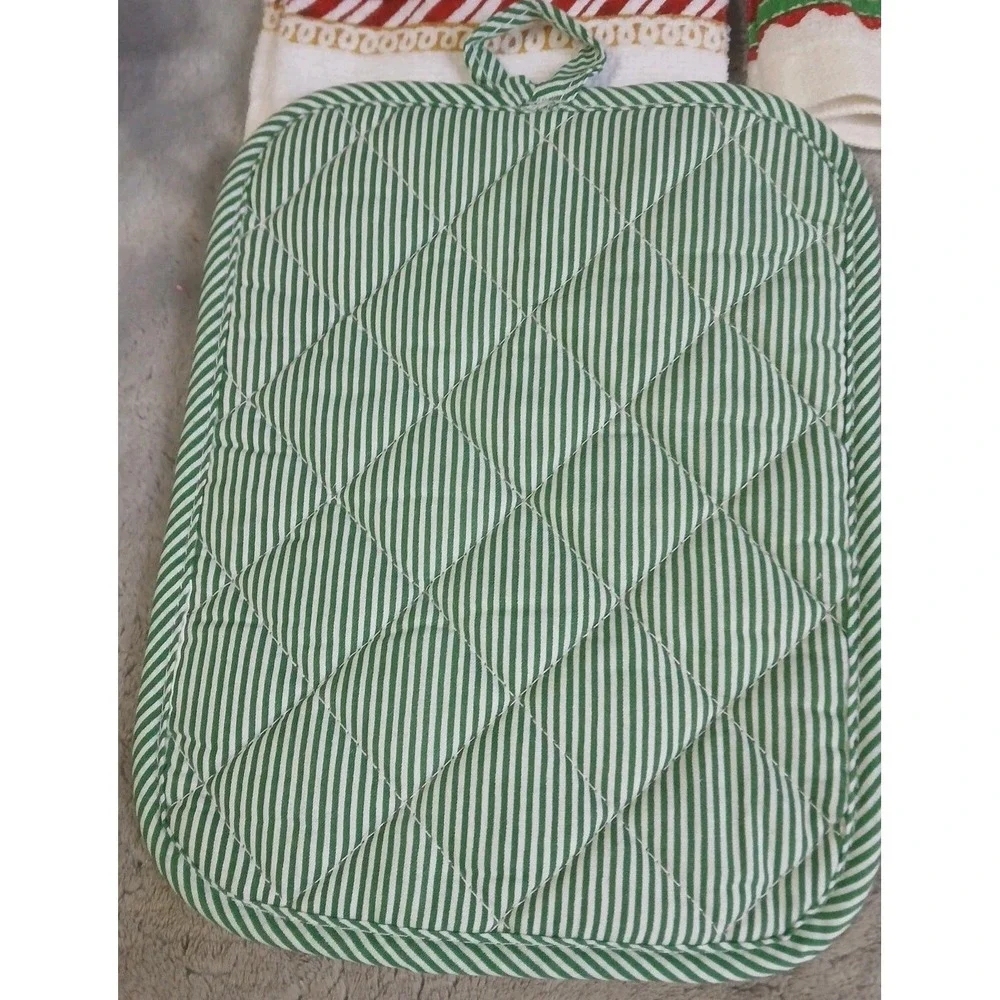 Christmas Gingerbread‎ Kitchen Dish Towels Hots Pads Candy Cane Cookies Recipe